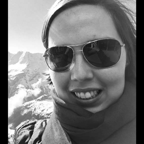 Meet your Posher, Erica - Picture 2 of 2